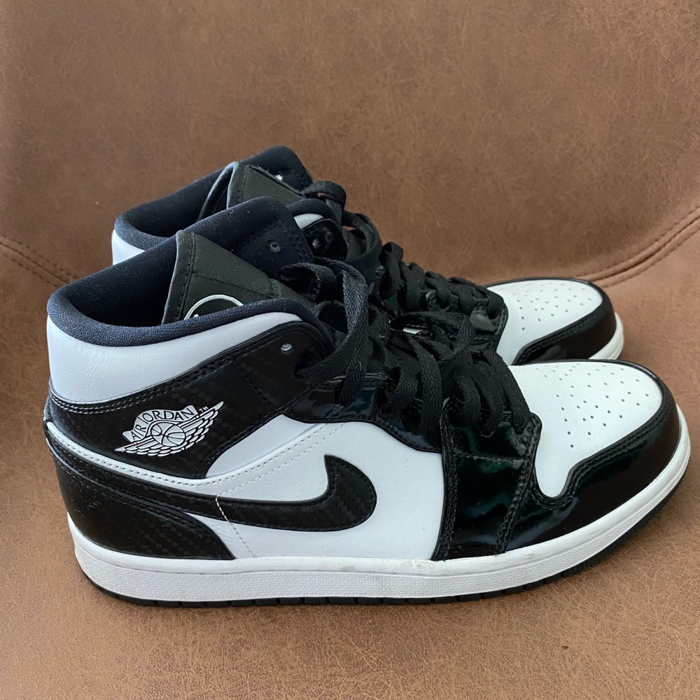 (SOLD) Air Jordan 1 Retro Mid OG Black-White
